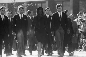 em kennedy-rf kennedy-jo kennedy-at-jfk-funeral-procession-1963.jpg